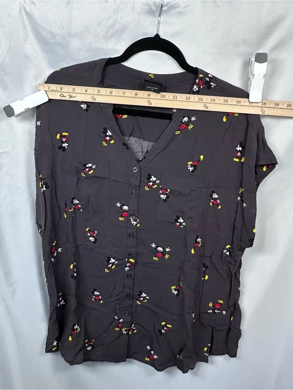 Torrid Disney Mickey Mouse Button-Up Challis Blouse Size 1 - Picture 9 of 11